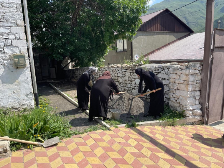 Работники ЦСОН так же приняли активное участие в акции "Мы за чистое село". Работники ЦСОН так же приняли активное участие в акции "Мы за чистое село".